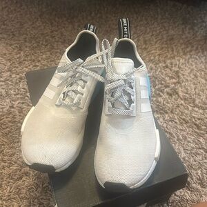 NmD R1 j white and blue